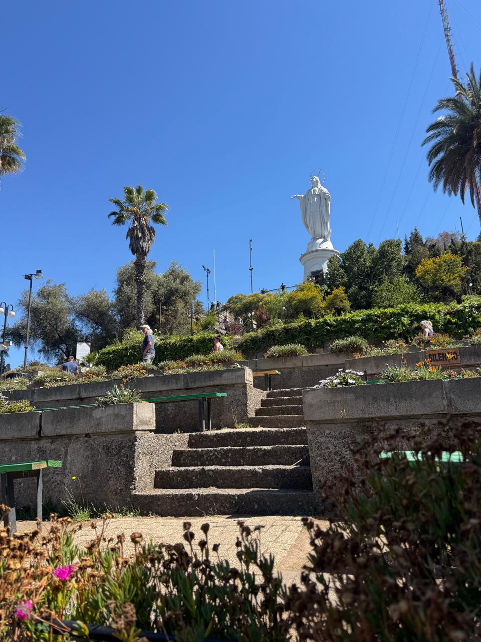 Tour Santiago Centro: Santiago Completo: Alturas, Memoria y Sabores Tradicionales — foto 1